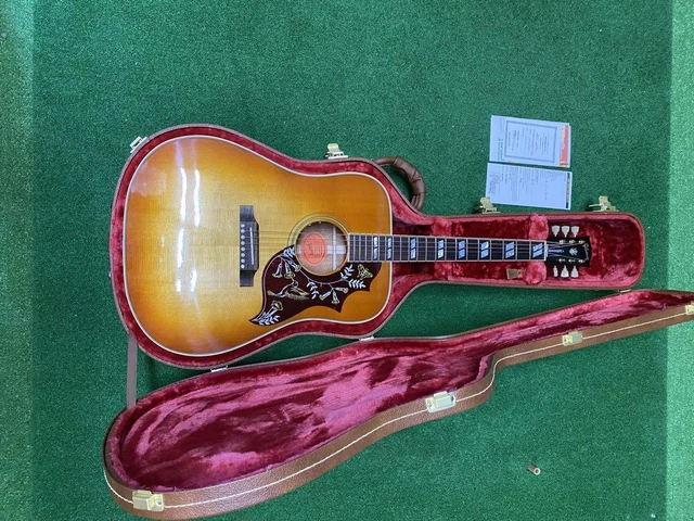 Used Gibson Hummingbird Acoustic Guitar Good quality from Japan Used Gibson Hummingbird Acoustic Guitar Good quality from Japan