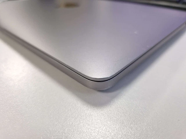 Apple 13" MacBook Pro Touch Bar 2018 Intel i7 8a generazione 256 GB SSD 16 GB RAM - A1989 6
