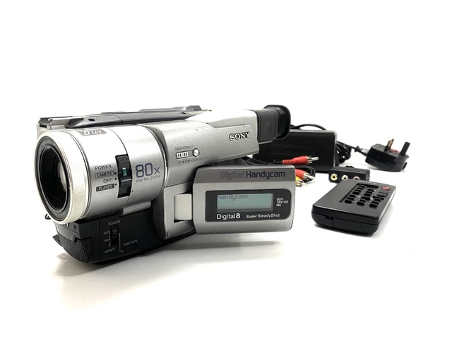 Appareil photo portable Sony DCR-TRV110E PAL Digital8 vintage rare | Caméscope rétro pour films amateurs et événements - France