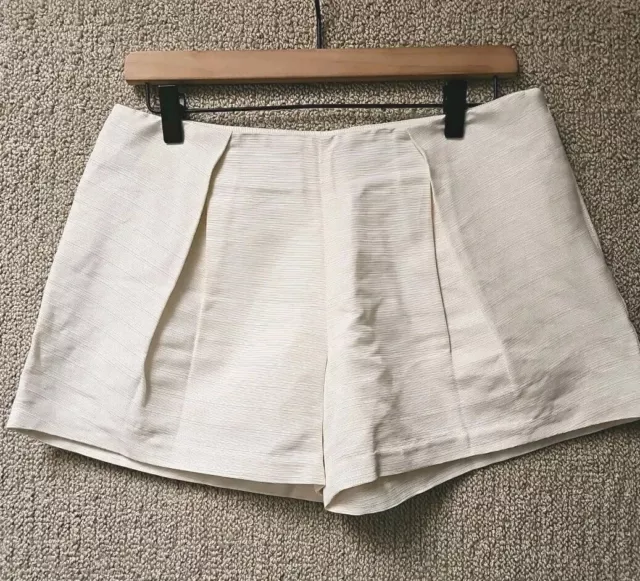 Tory Burch Shorts Georgina White Size 4 Cotton Linen Silk Blend Pleated Pockets