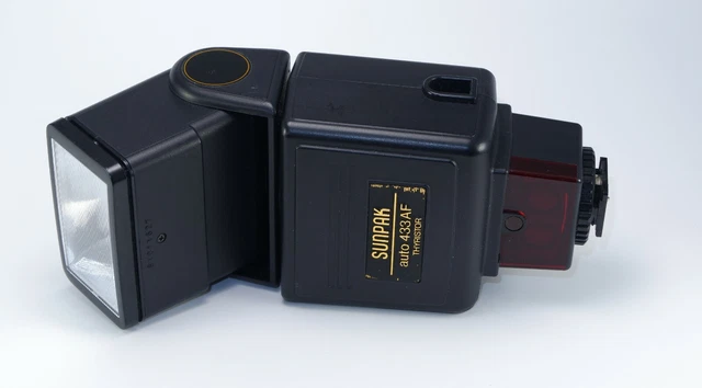 Sunpak Auto 433 AF Shoe mount Thyristor Flash for Minolta AF Cameras USA Seller.