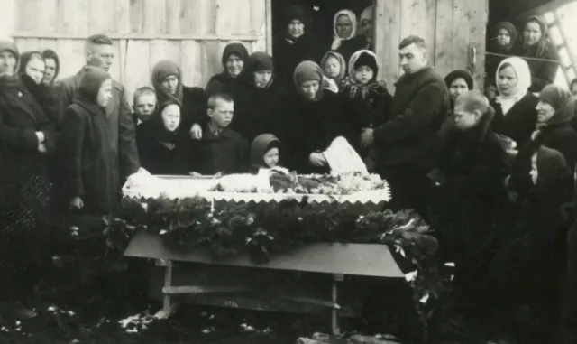 Baby child post mortem funeral vintage photo