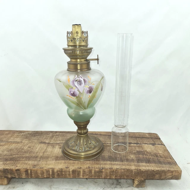 ANTIQUE OIL LAMP kerosene paraffin light French enamel handpainted wick