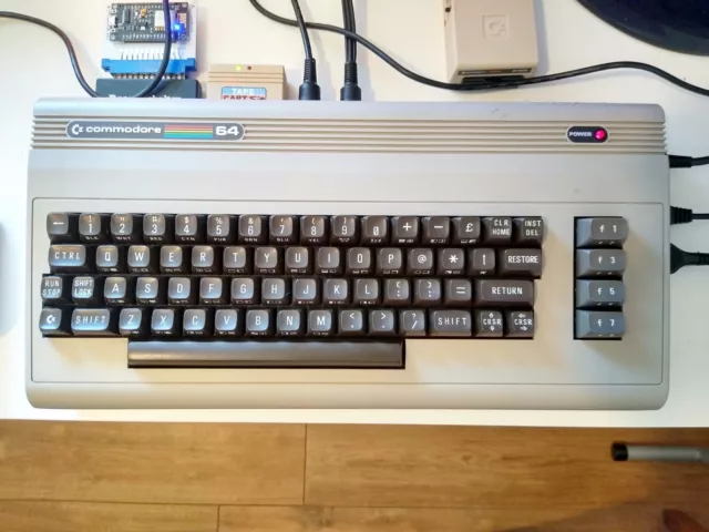 Commodore 64 C64 Perfect, Tested And Working. Breadbin Model. Uk-B2352544