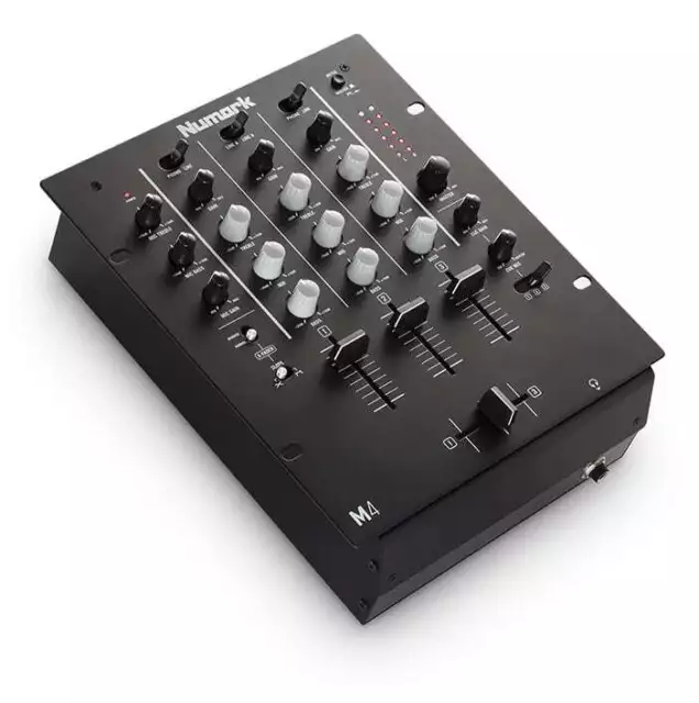 Numark M4 Black USB DJ Scratch Battle Mixer 3-Kanal Mischpult Clubmixer 3-Band