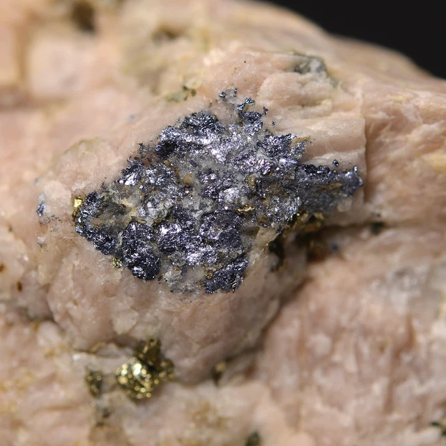 Molybdenite, Winfield, west of Granite, Chaffee County, Colorado, USA, 6016