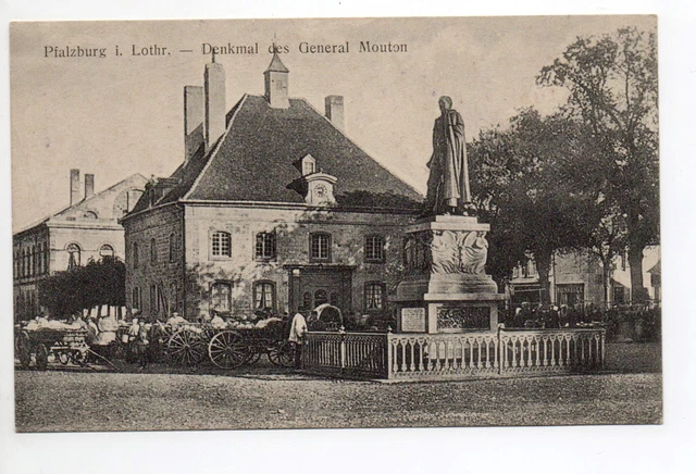 PHALSBURG Pfalsburg Moselle CPA 57 City Hotel Troops and General Sheep