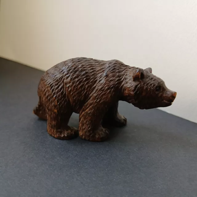 antique black forest bear carving small good condition  well observed detail