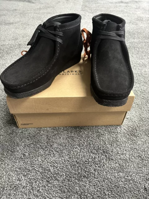 Clarks Originals Wallabee boots in Black Suede