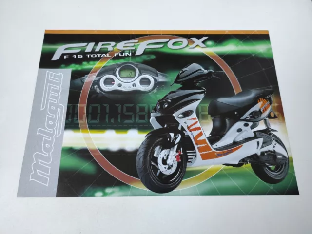 Malaguti Firefox F15 Total Fun de 2004 UK/IT Prospectus Catalogue Brochure Moto