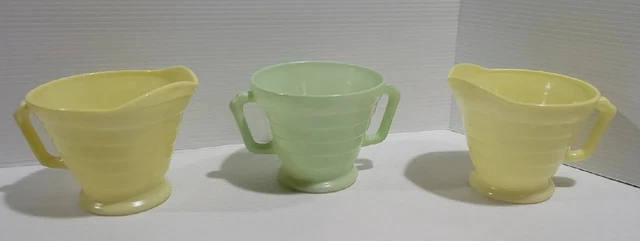 Vintage Hazel Atlas Moderntone Platonite Pastel Green/Yellow Cream And Sugar Set