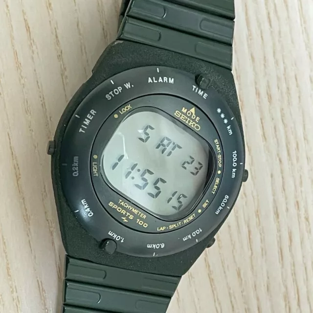 OROLOGIO SEIKO A828-401A 1983 Giugiaro Watch Tachymeter Sports 100 Digital  EUR ,00 - PicClick IT