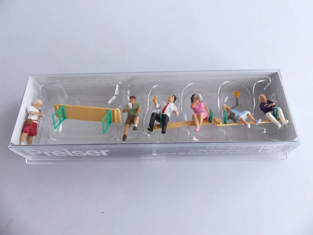 6 personnages sur leur transat - HO 1/87 - PREISER 10430