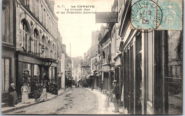 58 LA CHARITE SUR LOIRE - la grande rue et les galleries