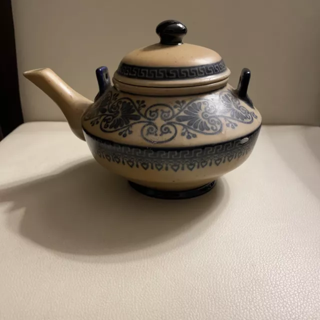 https://www.picclickimg.com/imoAAOSwAnplL1Vv/vintage-porcelain-tea-pot.webp
