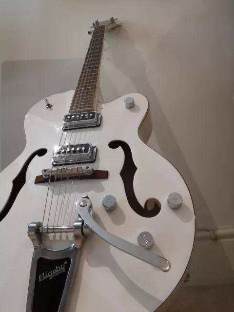 RARE GRETSCH G5124 ELECTROMATIC HOLLOW BODY GUITAR WHITE