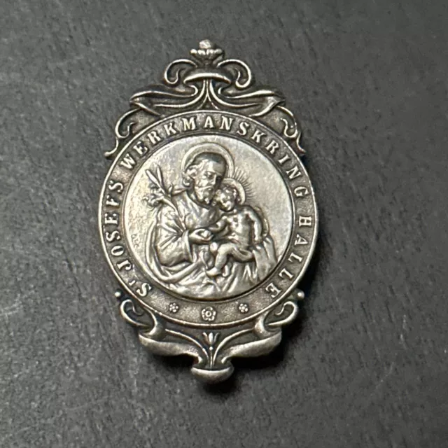 Ancien Bouton De Manchette En Métal Argenter Religieux A Identifier