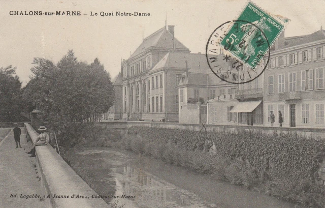 CPA 51 CHALONS on MARNE Le Quai Notre-Dame