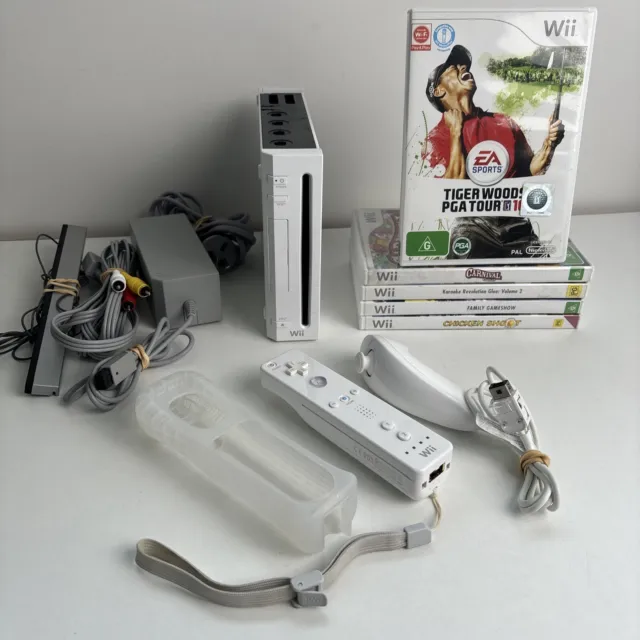 Nintendo Wii Console Bundle Remotes Games & Accessories Ready To Play Lot