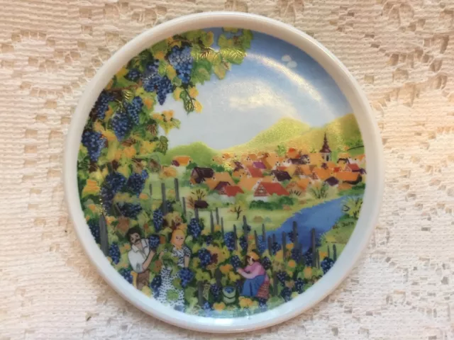 GLORIA Fine Porcelain Bavaria Handwork Bayreuth West-Germany vineyard plate 4"