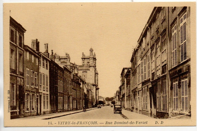 VITRY LE FRANCOIS - Marne - CPA 51 - Rue Domine de Verzet -