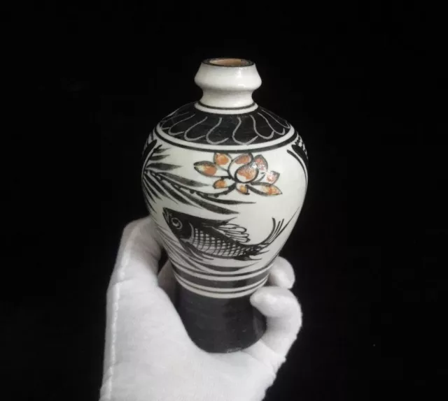 Rare Old Chinese Hand Painting "CiZhou" Kiln Black White Porcelain Vase