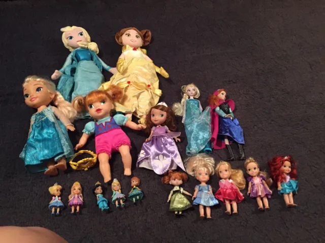 Disney Princess  Doll Bundle Includes Anna Frozen Toddler Soft Body & More vgc