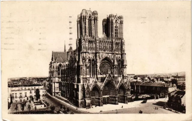 CPA AK REIMS Cardinal Lucon's Cathedral and Square (491255)