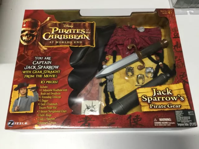 2007 PIRATES OF THE CARIBBEAN playset - CAPTAIN JACK SPARROW's Pirate Gear, 10 p