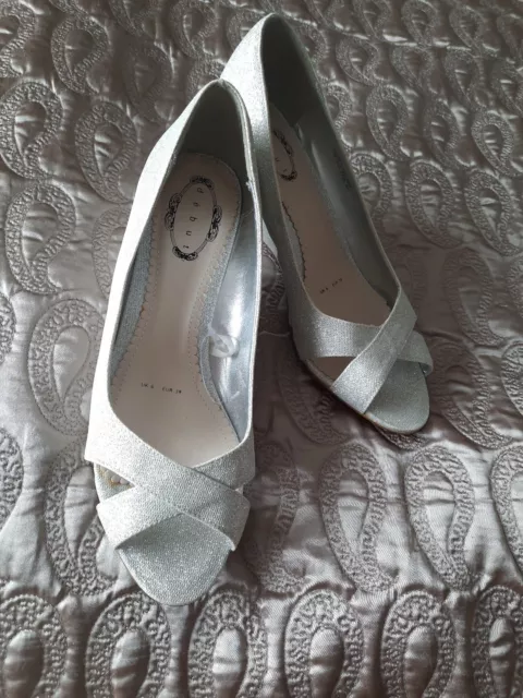 DEBENHAMS DEBUT SIZE 7 silver shoes NWT 20.99 PicClick UK