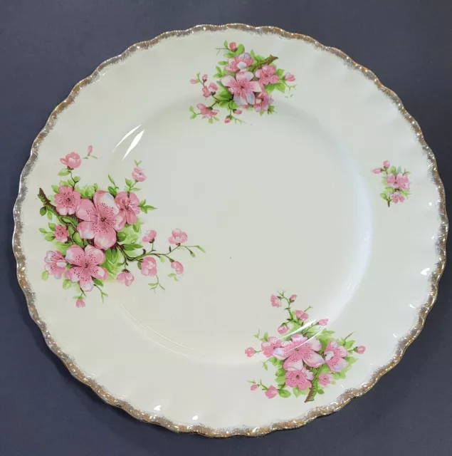 Grindley cream petal plate - Made in England - Good condition