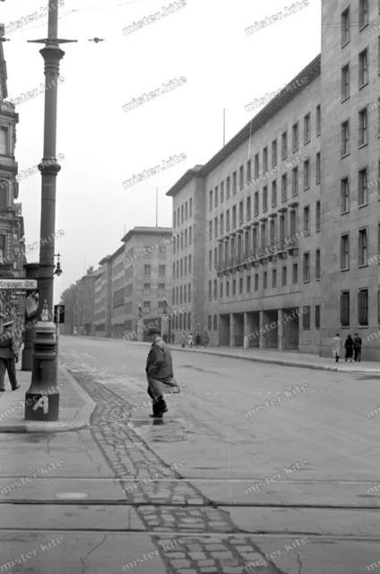 Negativ-Berlin-1940-Architektur-stadt-Straßen szene-Reichsluftfahrtministerium-3