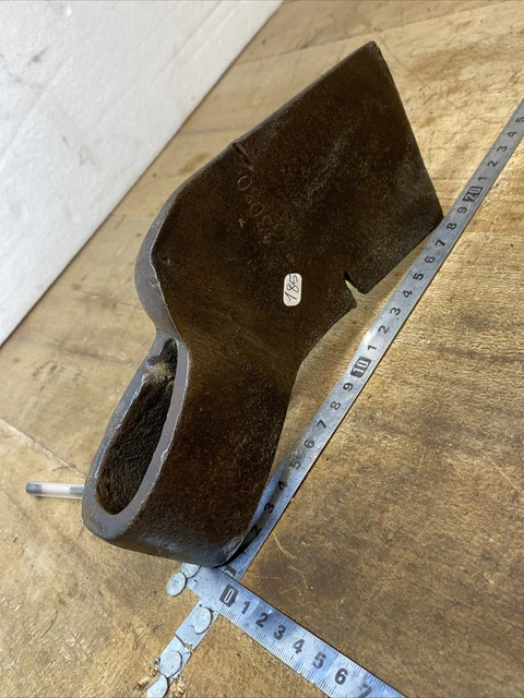 OUTIL ANCIEN - GROSSE HACHE - Fer Forgé -Old Tool BIG AX HATCHET