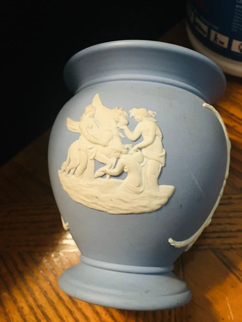 Vintage Wedgwood Blue Jasperware Cherubs Vase / Urn 4" H, England