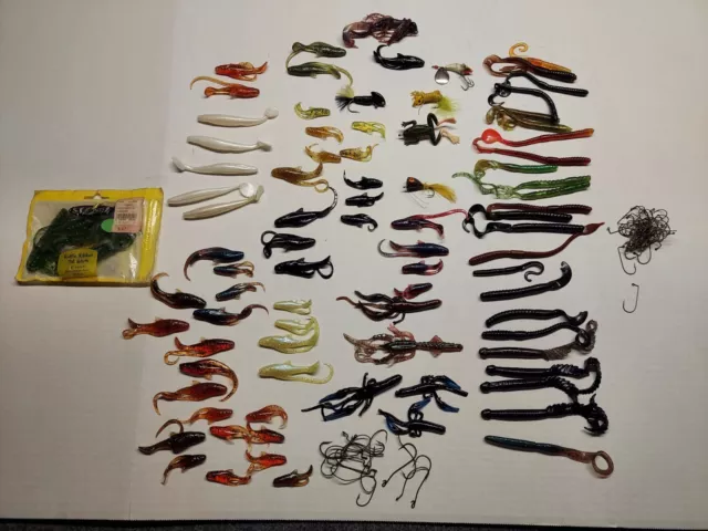 https://www.picclickimg.com/ioQAAOSwsvNlYjKQ/Vintage-fishing-worms-Lot-Of-50-and-A.webp