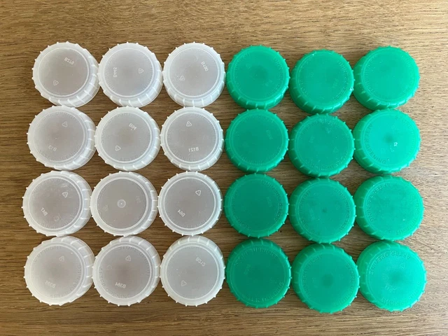 24 tapas superiores a tornillo de botella de leche de plástico blanco y verde, artesanías artesanías, pasatiempos de reciclaje