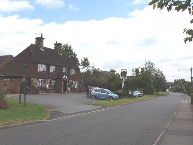 Photo 6x4 The Old Oak Inn, Holmer Green Holmer Green is an old village, b c2005