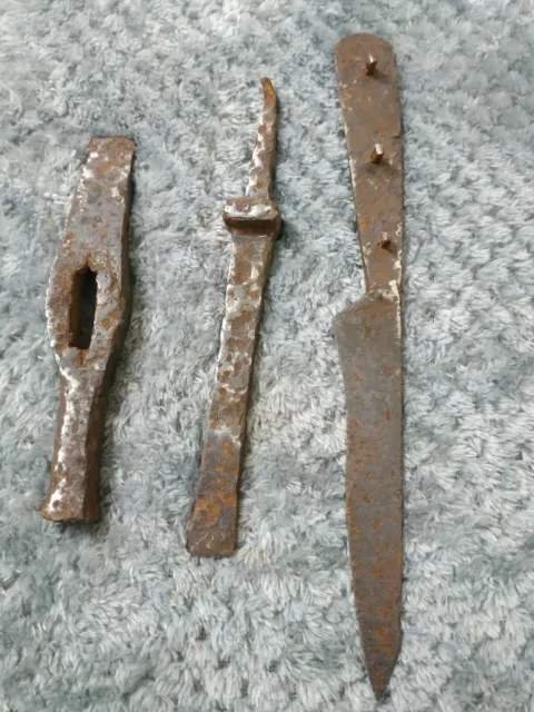 Mix Lot Kievan Rus-Vikings (material Iron )14-16th century ,Ax and two knives.