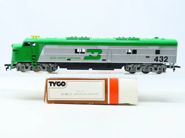HO Scale TYCO 255-17 BN Burlington Northern E7A Diesel Locomotive #432