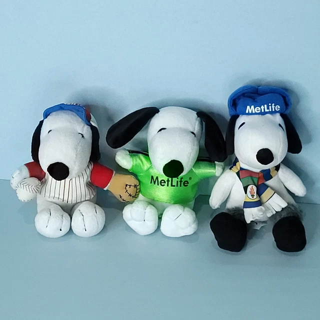 METLIFE PEANUTS SNOOPY Charlie Brown Dog Plush Lot Of 3 Baseball Soccer