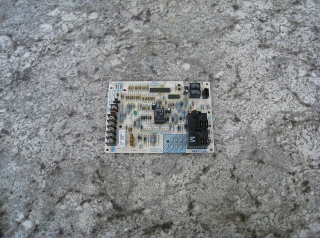 ICP Carrier 1172550 HK42FZ018 CEPL130590-01 Furnace Control Circuit Board Only