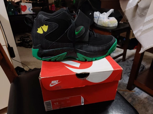 NIKE AIR MISSION PRM Oregon Ducks 644103 001 Black Apple Green