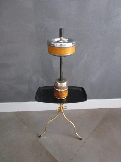 Superbe Cendrier Sur Pied Avec Tablette Et Porte Revue Vintage 1970