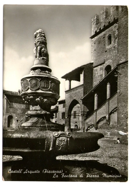 Cartolina - Repubblica - 1958 - Castell'Arquato (Piacenza)- La Fontana - FG - VG