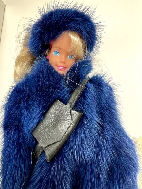VINTAGE BARBIE LARA'S Fur Genuine Mink BLUE Coat w/Doll & Certificate ...