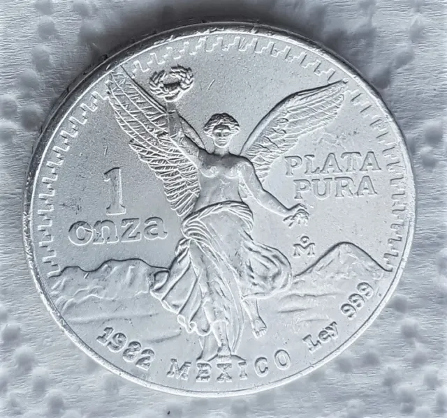 Mexican Libertad 1 oz .999 Silver Coin 1982  (#60282)