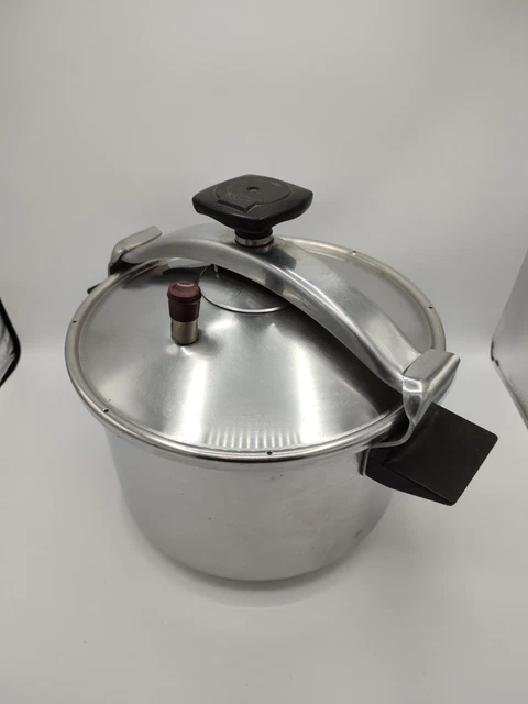 ancienne cocotte minute SEB / digesteur / 22 Litres