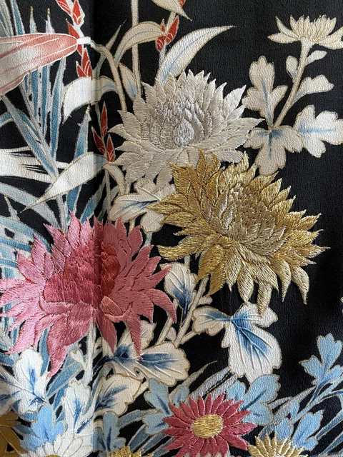 Vintage Japanese kimono - Kuro tomesode with Beautiful embroidery 2