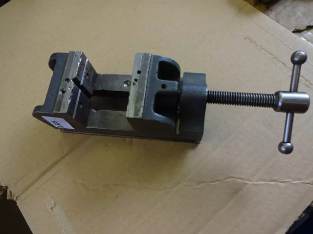 Drilling / milling drill vice 2 1/2" jaws opens to 2"