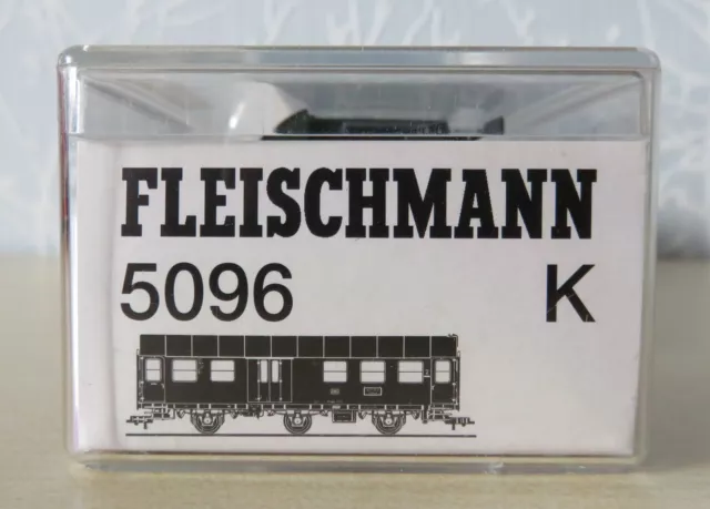 Fleischmann 5096 - 3-achsiger Umbauwagen der DB - 2. Kl. und Gepäckabteil